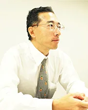 矢作直也（やはぎ・なおや）